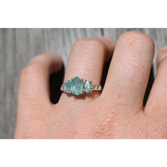 Rough oval aquamarine engagement ring size 3 4 5 6 7 8 9 10 11 12 - Picture 1 of 6